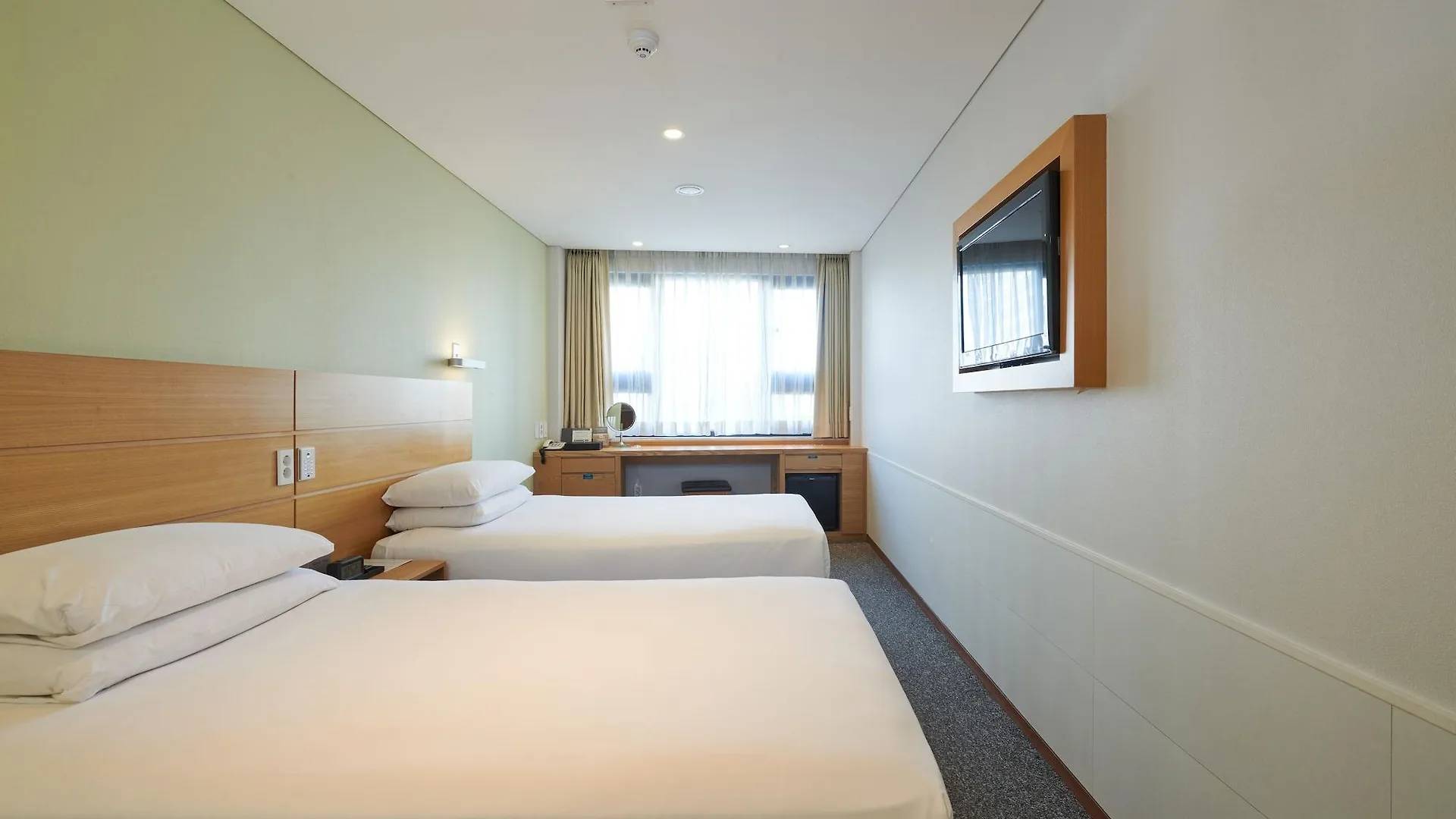 Nine Tree Hotel Myeongdong Seoul 3*,