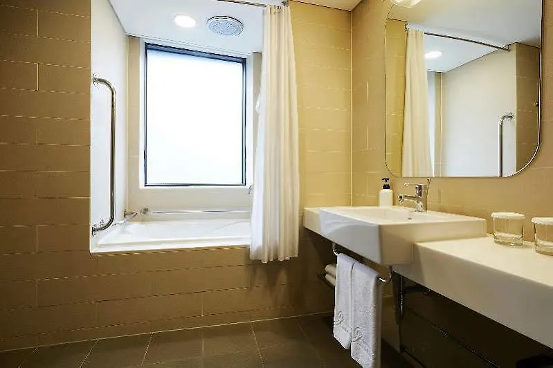 Nine Tree By Parnas Seoul Myeongdong 1 Otel 3*,